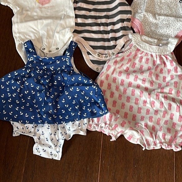 Girls Short Sleeve Onsies and 2 Bubbles Size 0-3 months - Picture 2 of 10
